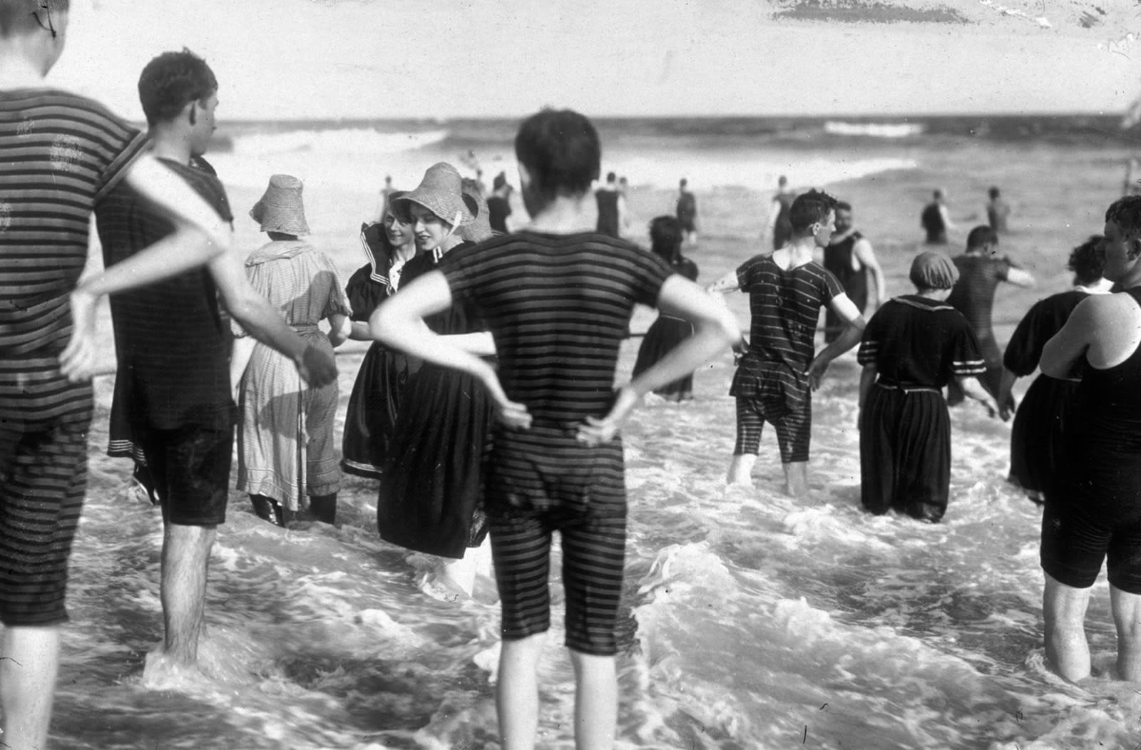 Мужской купальный костюм 20 века